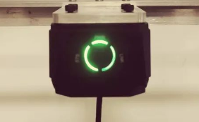 AI賦能鋰電信息采集！?？禉C器人助您“躺贏”工業(yè)讀碼新賽道
